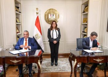 وزيرة التنمية المحلية تشهد توقيع بروتوكول لتحويل الأراضي غير المستغلة لمساحات عامة آمنة