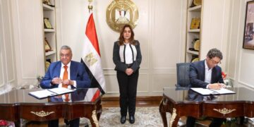 وزيرة التنمية المحلية تشهد توقيع بروتوكول لتحويل الأراضي غير المستغلة لمساحات عامة آمنة