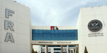 الرقابة المالية تُلزم شركات التمويل الاستهلاكي بتأمين العملاء حتى سن 65 عامًا