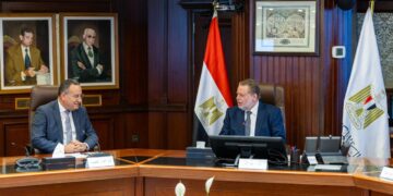 محافظ المركزي يلتقي وزير التعليم العالي لبحث التعاون المشترك