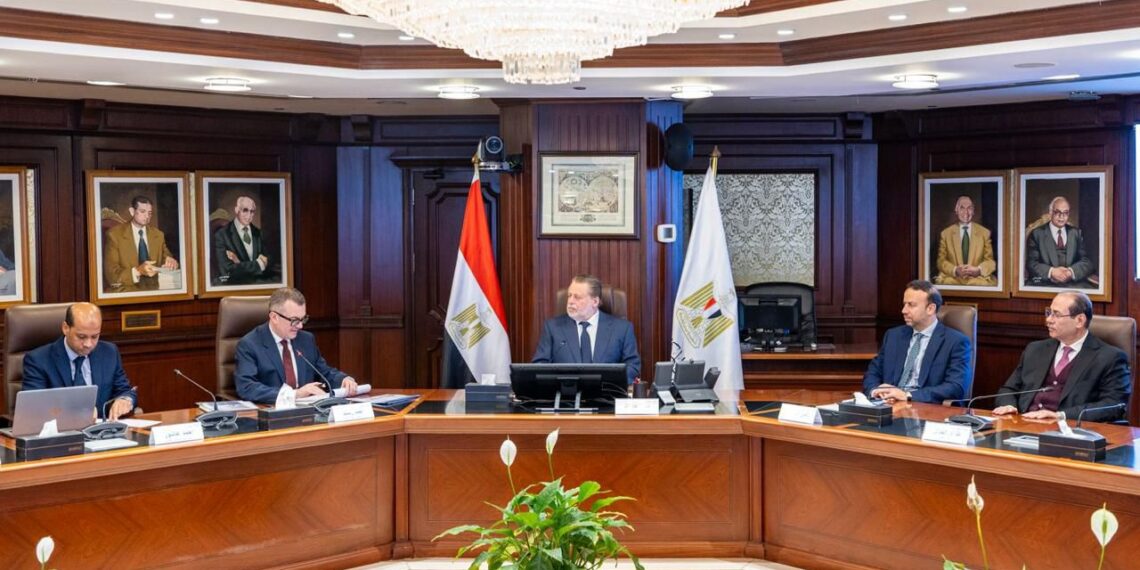 “البنك المركزي المصري”يبحث مع “التخطيط والتنمية الاقتصادية”أوجه التعاون المشترك