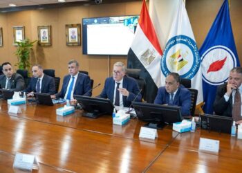 ” البترول” تعتمد الموازنات الاستثمارية لشركتي التعاون للبترول وأسيوط لتكرير البترول