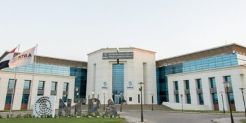 المجلس القومي للمرأة و«تنظيم الاتصالات» يوقعان بروتوكولًا لتمكين المرأة رقميًا