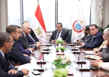 «الصحة» تبحث مع شركتي «تكنويڤ» و«ميدبوت» تفعيل تقنية الروبوت الجراحي