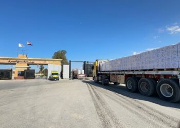 “الهلال الأحمر” يدفع قافلة «زاد العزة» 147 بحمولة 6,240 طنًا من المساعدات