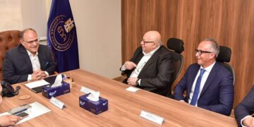 رئيس هيئة الدواء يعقد اجتماعاً مع صاني فارماسيوتيكال لتعزيز التصدير الدوائي