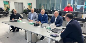 وزير البترول يزور مركز التحكم بالشبكة القومية للغاز الطبيعي