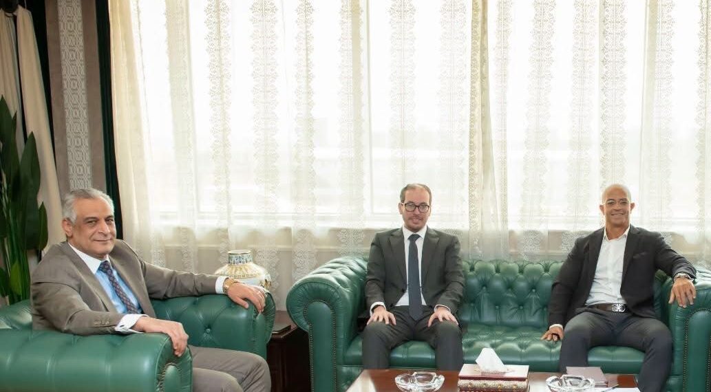 جمبلاط: جذب الاستثمارات وتعميق التصنيع المحلي أولوية المرحلة المقبلة