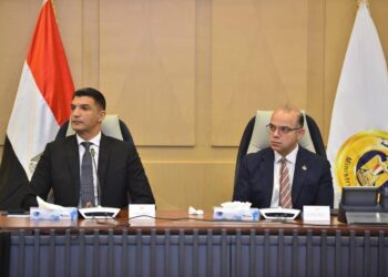 مباحثات مع شركات الأدوية و المجلس التصديري للصناعات الطبية لتنمية القطاع