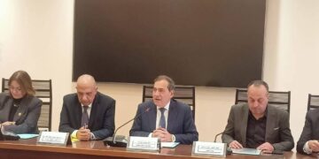 مباحثات لضمان أمن واستدامة الطاقة الكهربائية