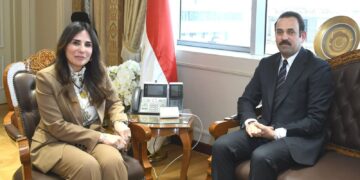 «الإسكان» و«مستقبل مصر» تبحثان تعزيز إدارة وتشغيل المرافق بالمدن الجديدة 