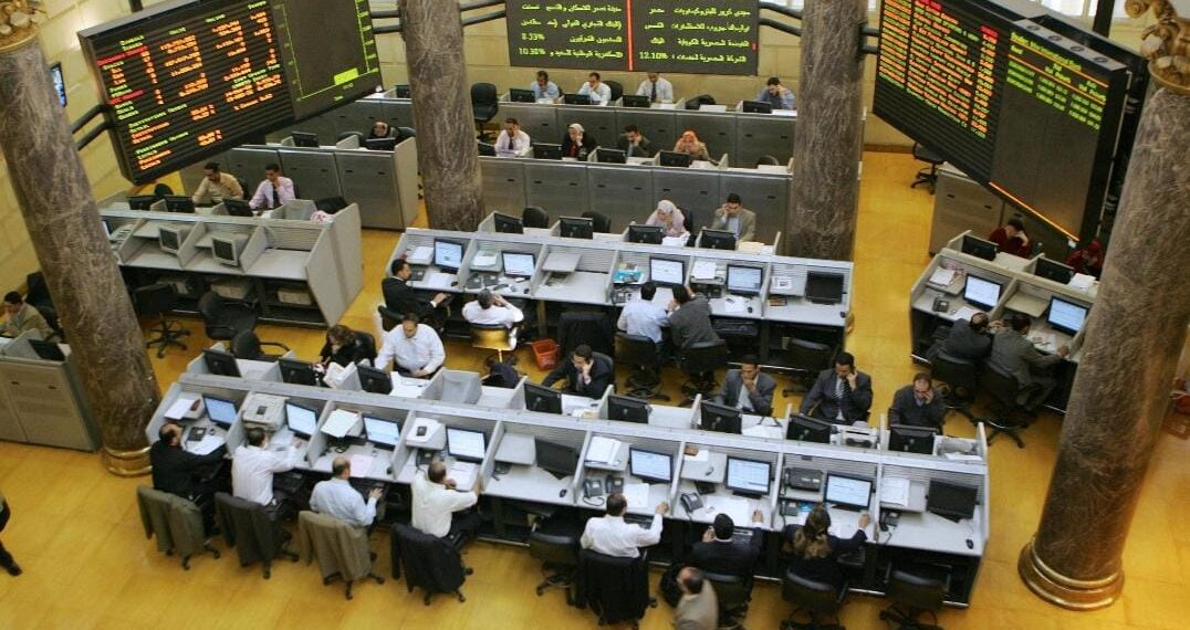 تراجع مؤشرات البورصة المصرية صباحًا.. و«EGX30» يفقد 1.5%