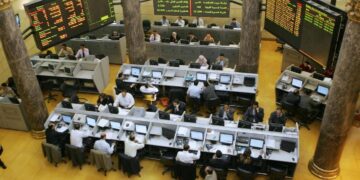 تراجع مؤشرات البورصة المصرية صباحًا.. و«EGX30» يفقد 1.5%