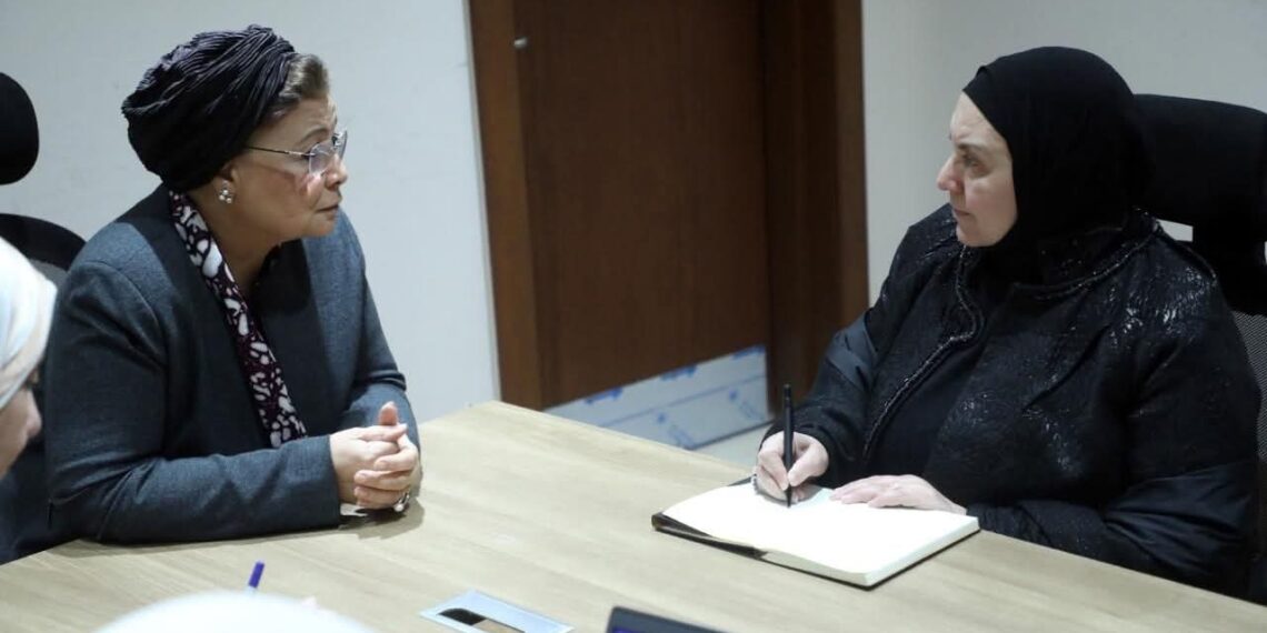 الصحة و الأوقاف يبحثان دمج الرسائل السكانية والصحية في الخطاب الديني