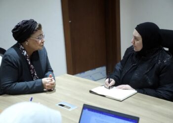 الصحة و الأوقاف يبحثان دمج الرسائل السكانية والصحية في الخطاب الديني