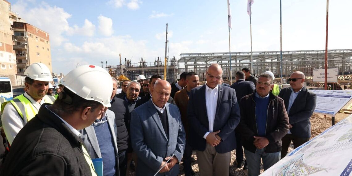 وزير النقل يتفقد مواقع تنفيذ المرحلة الأولى من مترو الإسكندرية