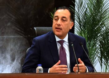 مدبولي يستعرض أداء منظومة الشكاوى الحكومية خلال فبراير