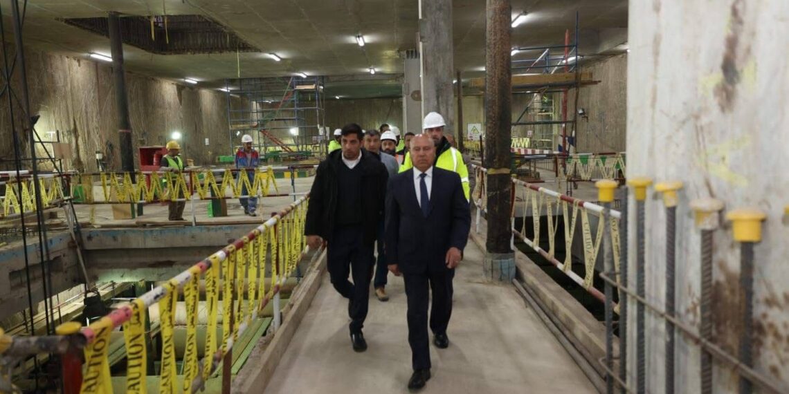 وزير النقل يتفقد محطة الملك الصالح بالخط الرابع للمترو