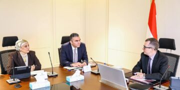 الري ومحافظة مطروح تبحثان تطوير منظومة المياه بواحة سيوة