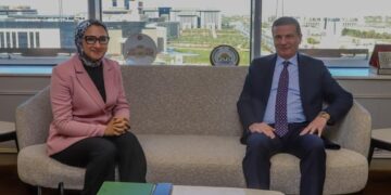 وزير الزراعة ومحافظ الوادي الجديد يبحثان تعزيز التنمية الزراعية