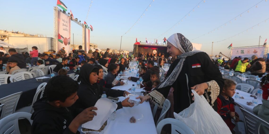 حملة إفطار صائم لـ” مصر الخير” تصل لشمال غزة وتقدم وجبات الإفطار يومياً 