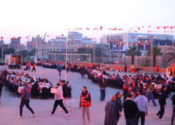 “التضامن” و”كوكاكولا” يدخلان جينيس بأكبر إفطار جماعي في رمضا