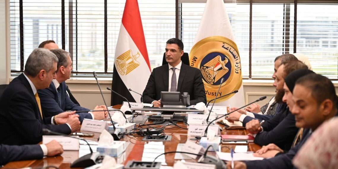 الصناعة تبحث مع “دراسـكيم” إنشاءمصنع باستثمارات 200 مليون دولار