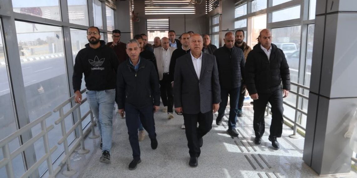 وزير النقل يتفقد جاهزية المرحلة الثانية من مشروع الأتوبيس الترددي السريع