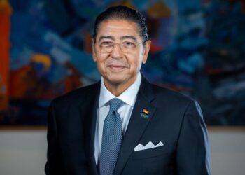 التجديد لـ “عز العرب” رئيسًا تنفيذيًا للبنك التجاري الدولي لمدة 3 سنوات