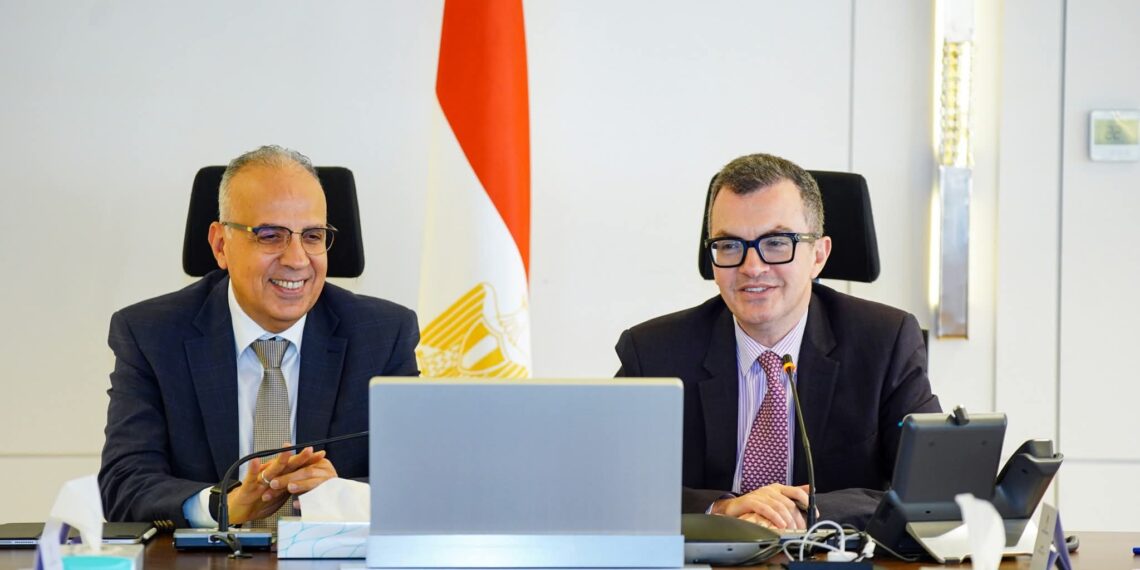 التخطيط والري يبحثان الخطة الاستثمارية لقطاع الموارد المائية للعام المالي 2026/2027