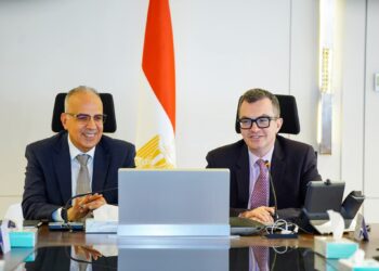 التخطيط والري يبحثان الخطة الاستثمارية لقطاع الموارد المائية للعام المالي 2026/2027