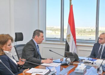 الاستثمار تبحث مع البنك الأوروبي لإعادة الإعمار والتنمية توسيع الشراكة في التمويل