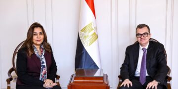 التخطيط والتنمية المحلية يناقشان خطة الاستثمار للعام المالي 2026/2027