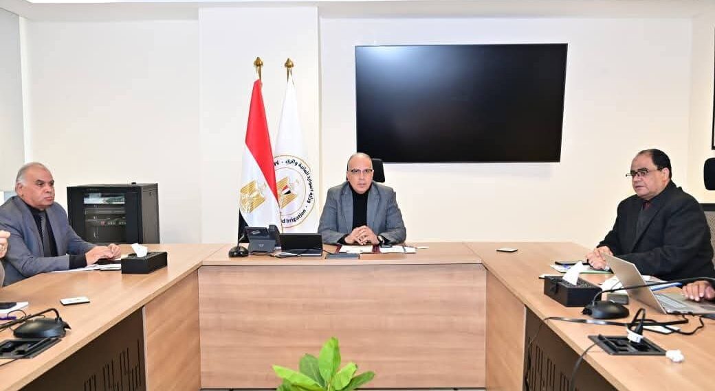 الصناعة تبحث مع البنك الدولي ومؤسسة التمويل الدولية دعم المشروعات الصناعية