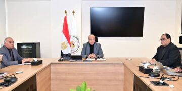 الصناعة تبحث مع البنك الدولي ومؤسسة التمويل الدولية دعم المشروعات الصناعية