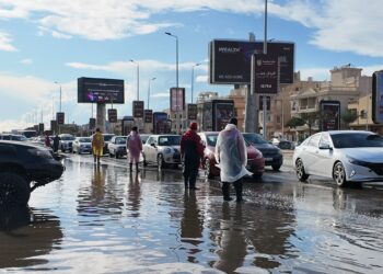 الهلال الأحمر المصري يدفع بفرق الطوارئ لمواجهة السيول وموجة الأمطار
