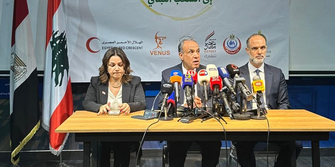 الهلال الأحمر المصري يرسل ألف طن مساعدات عاجلة إلى لبنان