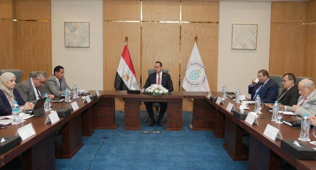 تعزيز الخدمات الصحية والتوسع في التخصصات ودعم الكوادر