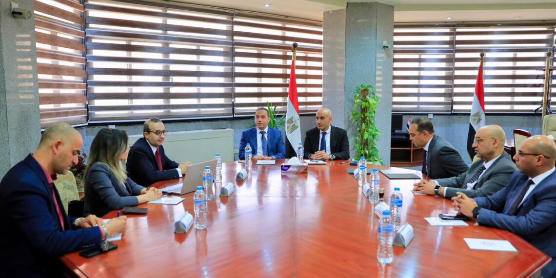التعليم والرقابة المالية تبحثان إدراج الثقافة المالية بالمناهج