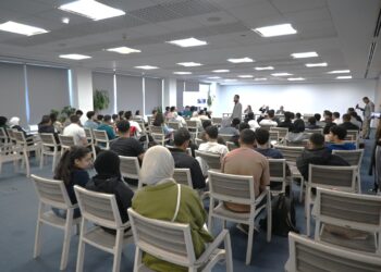 RAKICT تدرب طلاب الهندسة على مسارات الذكاء الاصطناعي بالأكاديمية العربية
