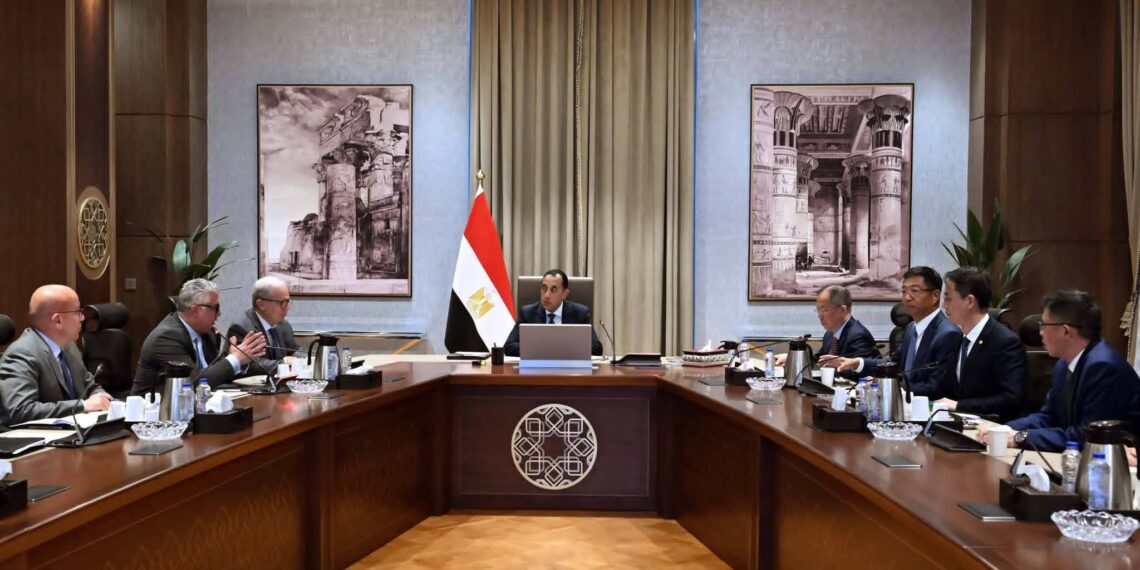 استثمارات صينية بـ2 مليار دولار لإنشاء مصنع ألومنيوم بشرق بورسعيد