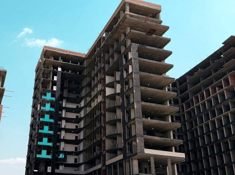 «مزايا» تسرّع الإنشاءات بـ4 مشروعات في الداون تاون بالعاصمة الإدارية