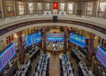 البورصة ترتفع صباحًا.. و«EGX30» يتجاوز 49600 نقطة