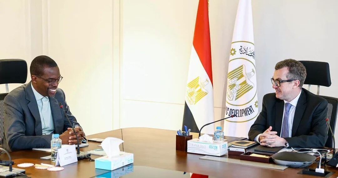 التخطيط تبحث مع البنك الإفريقي للتنمية توسيع الشراكة وتمويل مشروعات البنية التحتية