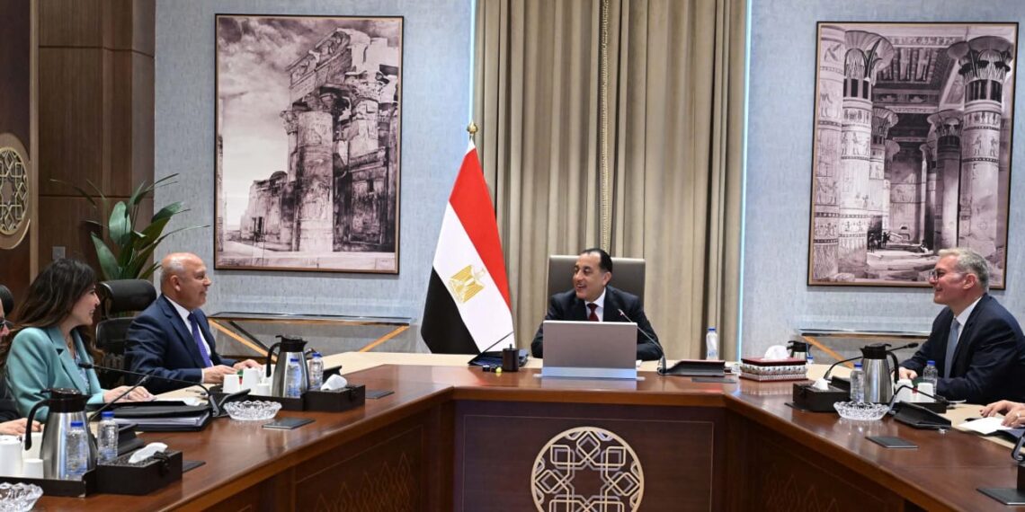 الحكومة تراجع خطة ترشيد استهلاك الوقود وتؤجل 20 طريقًا ضمن إعادة ترتيب الأولويات