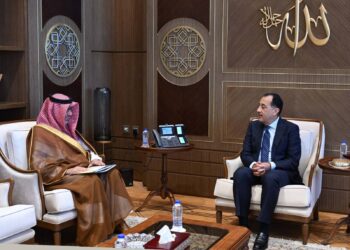 رئيس الوزراء يستقبل سفير خادم الحرمين الشريفين لدى مصر