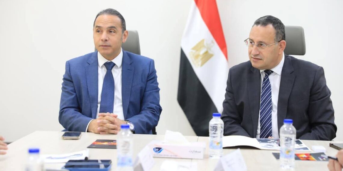 التعليم العالي والرقابة المالية يبحثان نشر الثقافة المالية بين طلاب الجامعات