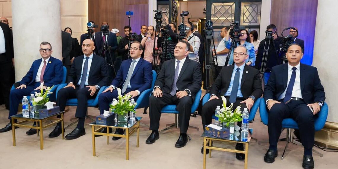 مصر واليابان يطلقان برنامجًا تعليميًا جديدًا للثقافة المالية لطلاب الصف الثاني الثانوي