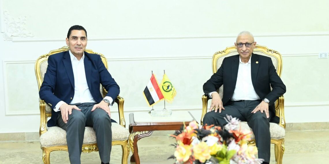 وزير الشباب والرياضة يلتقي محافظ شمال سيناء