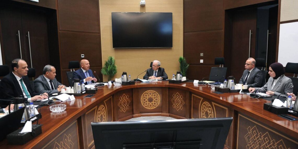 الحكومة تستعرض موقف تنفيذ مشروع القطار الكهربائي السريع